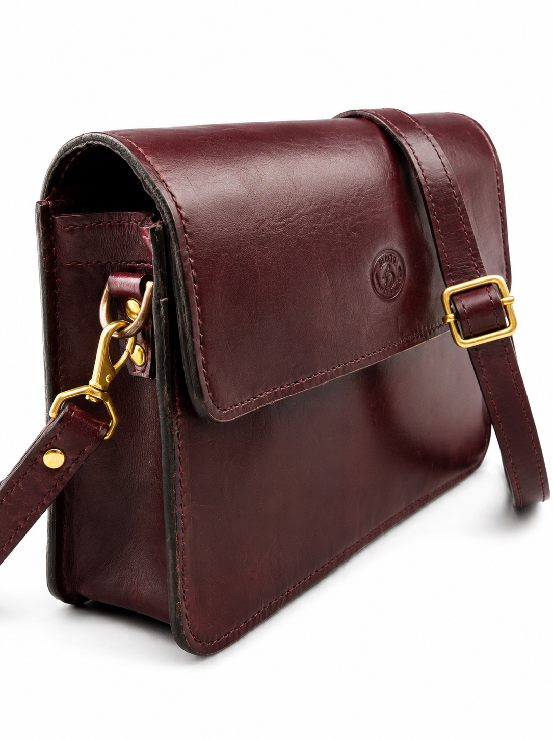 Women’s Crossbody Bag — Magnetic Closure